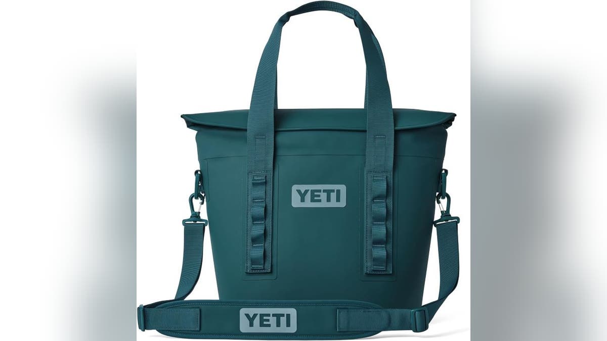 This lightweight cooler holds snacks and drinks for the whole family.