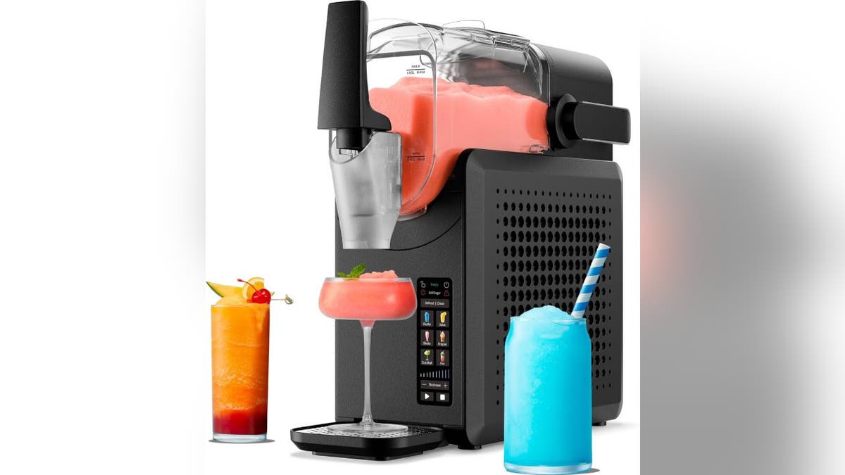 Make icy drinks out of any liquid. 