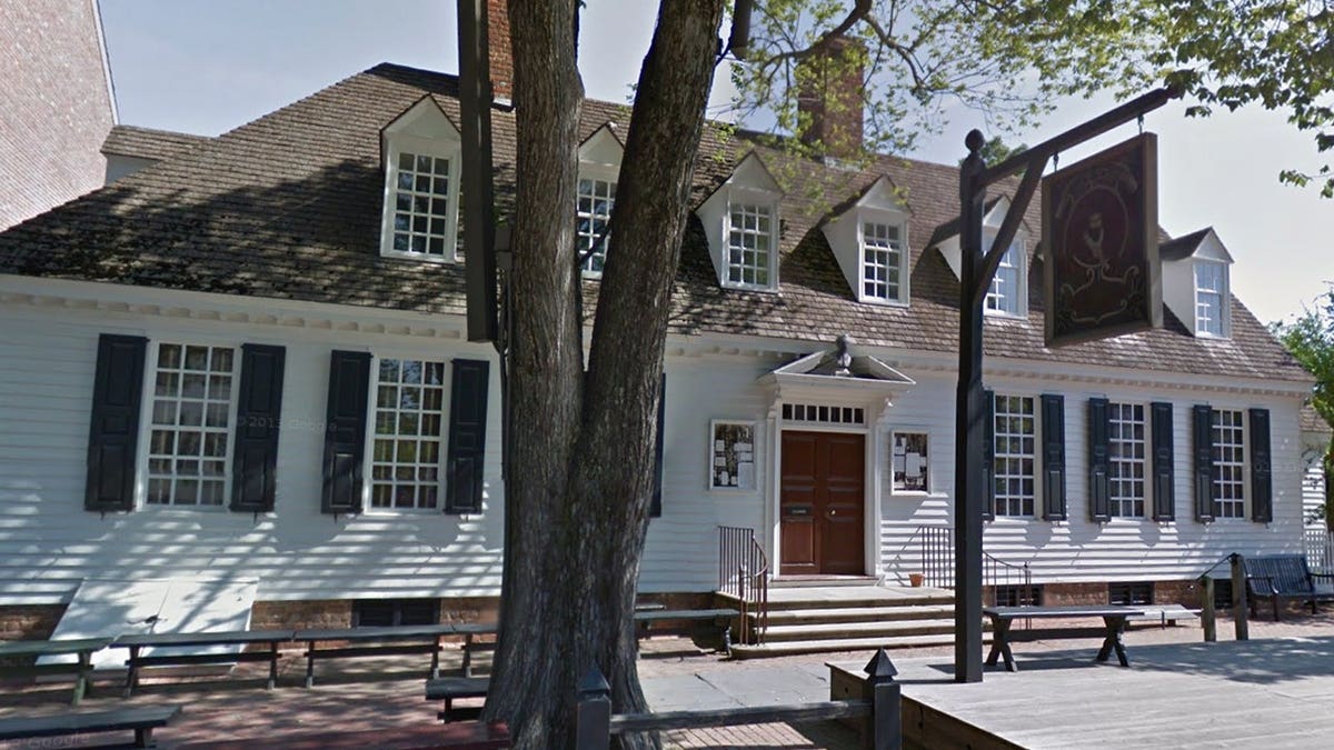 Exterior of Raleigh Tavern in Williamsburg