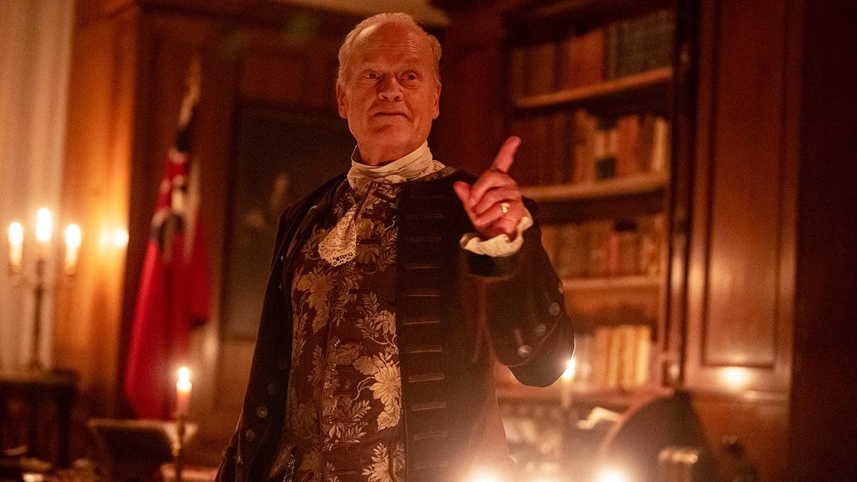 Kelsey Grammer in costume as Thomas Fairfax in 