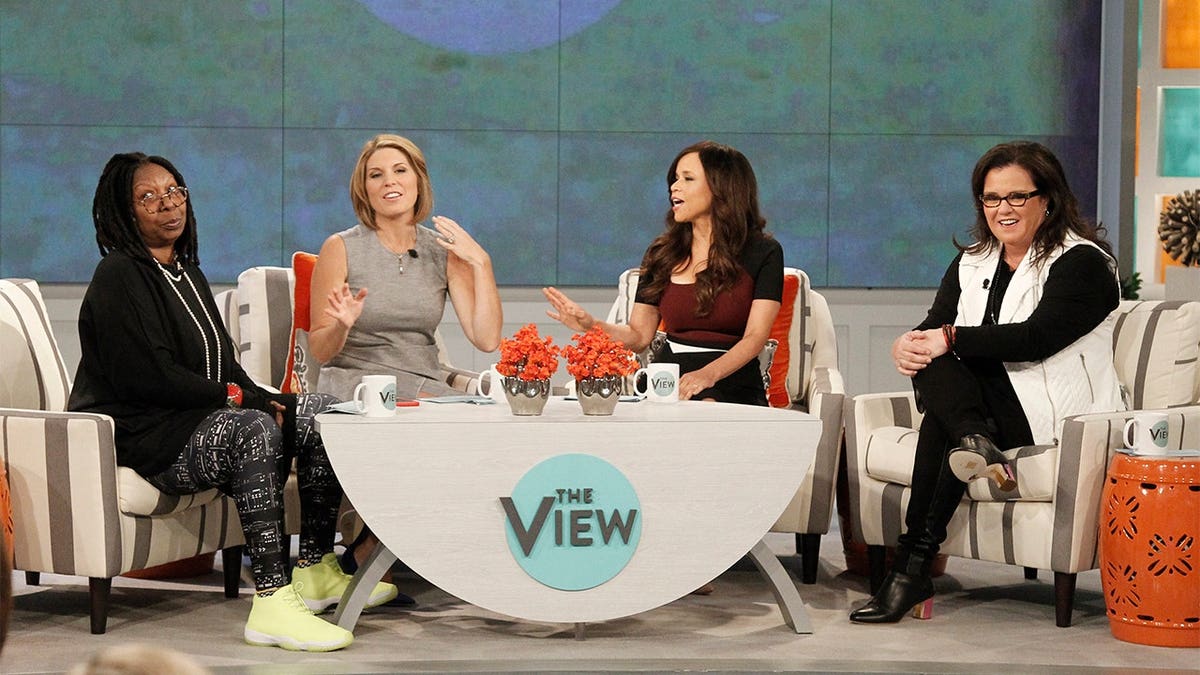 Whoopi Goldberg, Nicolle Wallace, Rosie Pérez y Rosie O'Donnell el 22 de septiembre de 2014, en «The View».
