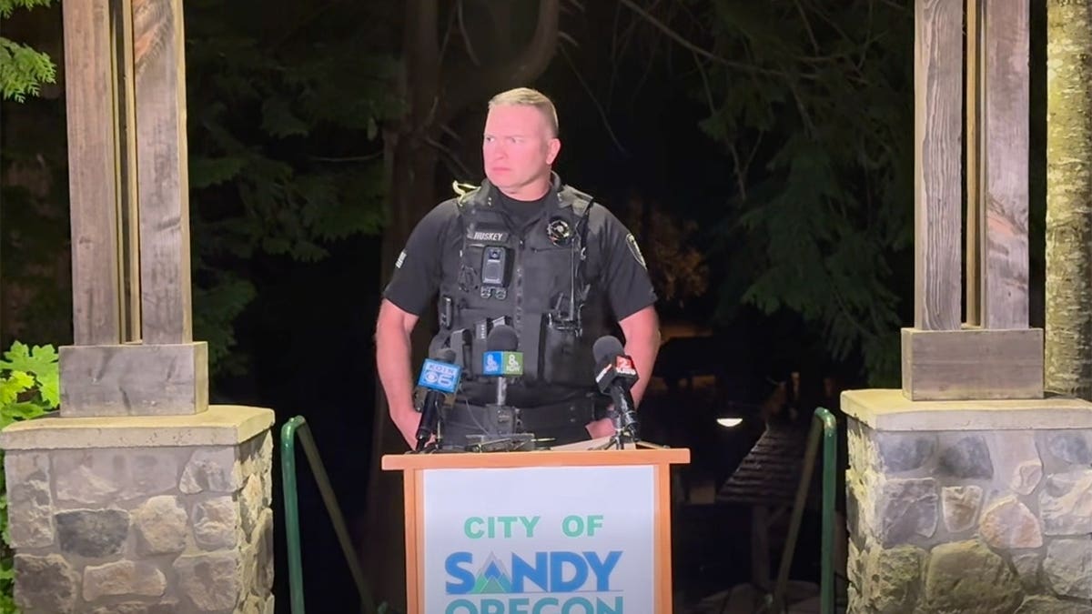 Rueda de prensa del jefe de policía de Sandy, Patrick