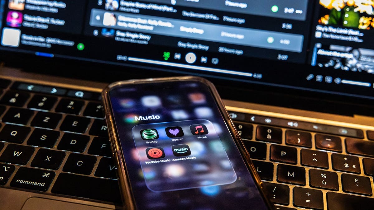 Person streaming on their device.