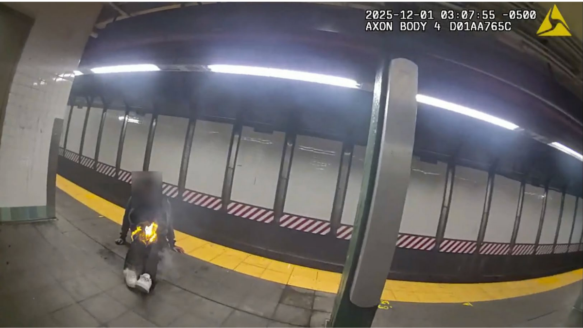 O morador de rua incendiado por Hiram Carrero na manhã de 1º de dezembro de 2025.