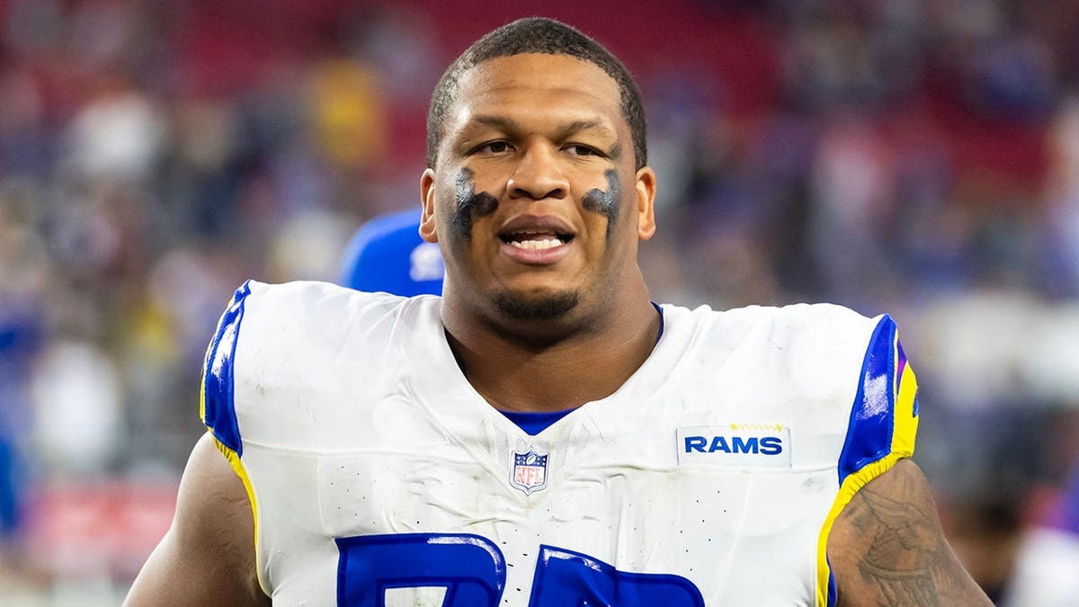 Los Angeles Rams offensive lineman Alaric Jackson blocking at State Farm Stadium
