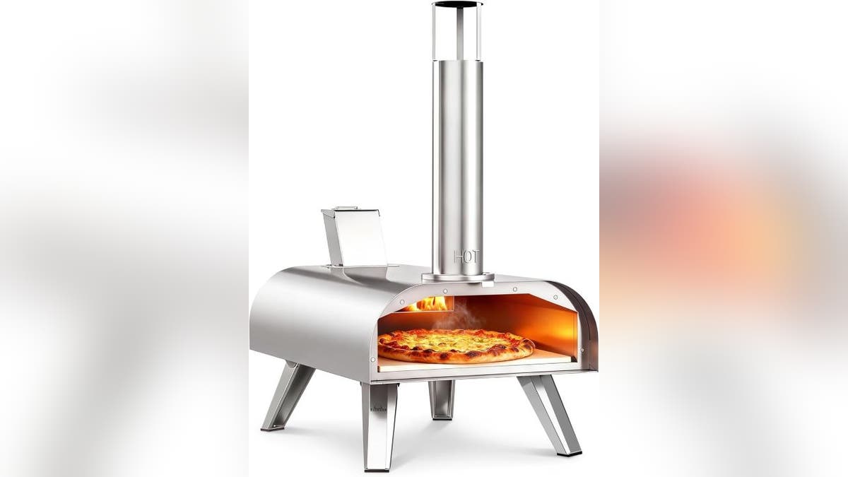 Cook wood-fired pizzas fast.