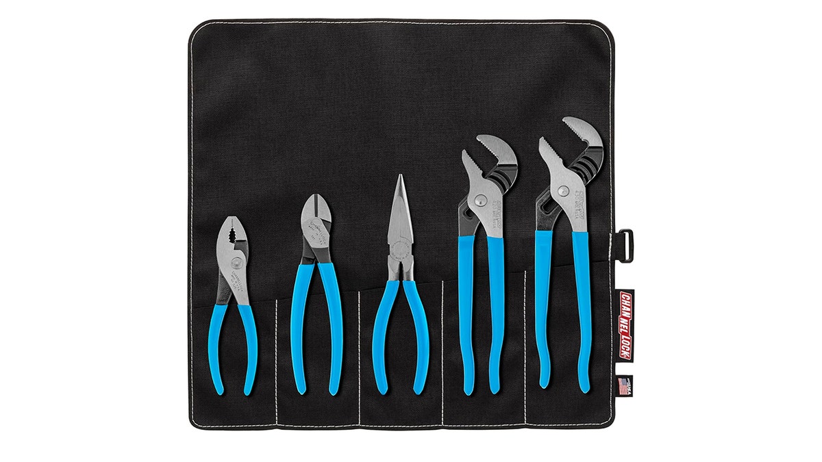 You get five tools in this pliers set.