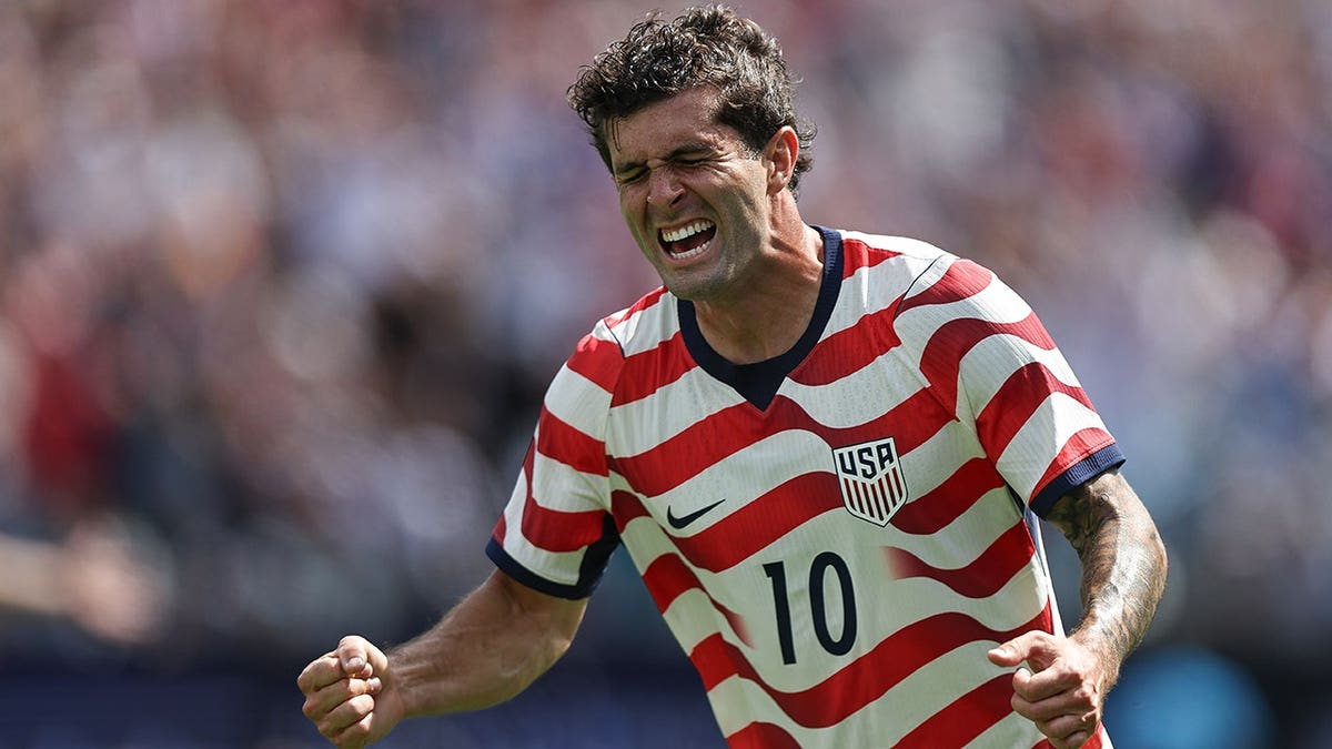 Christian Pulisic celebrando tras marcar un gol en el Bank of America Stadium de Charlotte