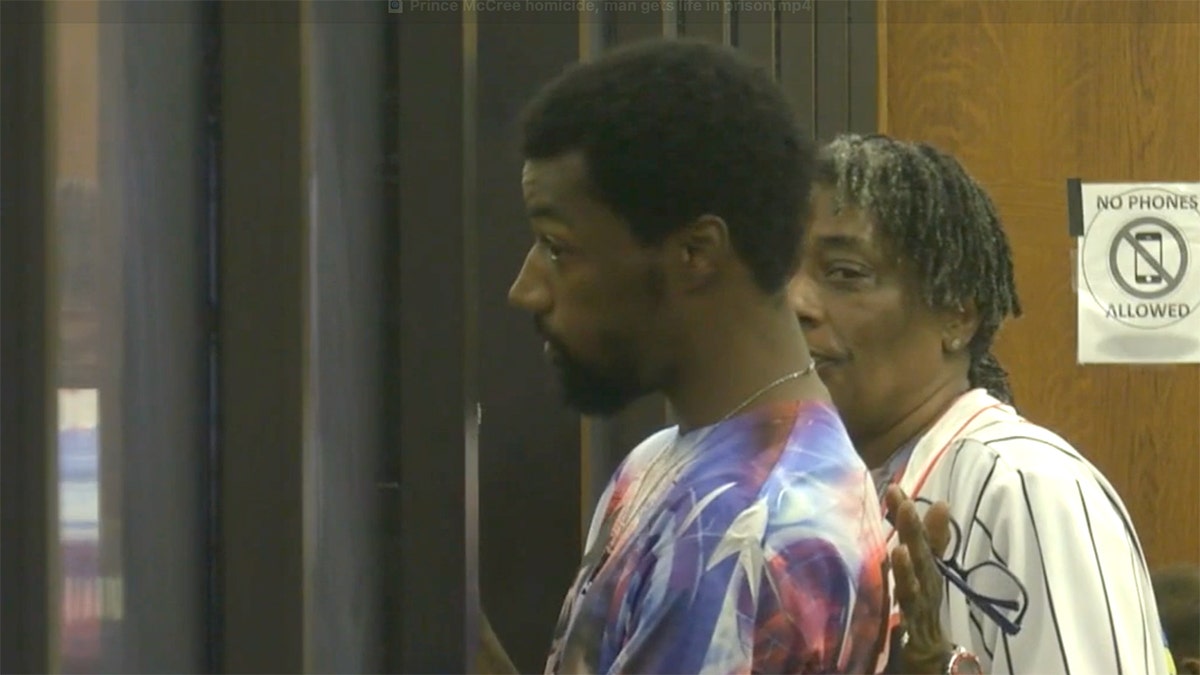 Darron McCree, el padre de Prince McCree, de 5 años, asiste a la vista para dictar sentencia contra Erik Mendoza.