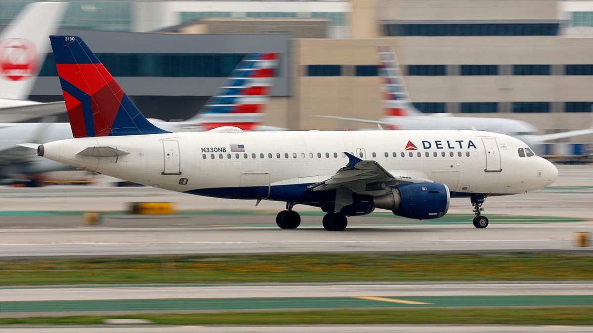 Delta Air Lines plane