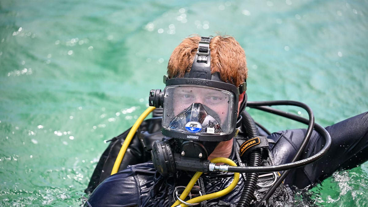 Diver scours Bahamas for Lynette Hooker