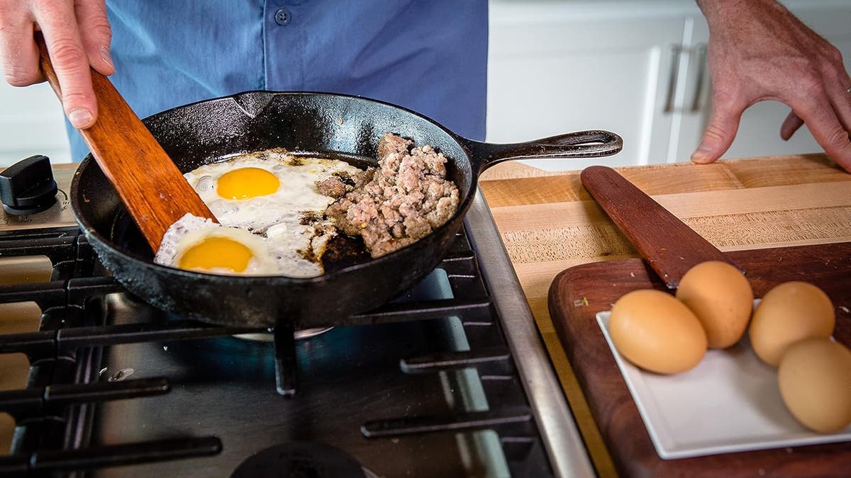 This wood spatula does it all.