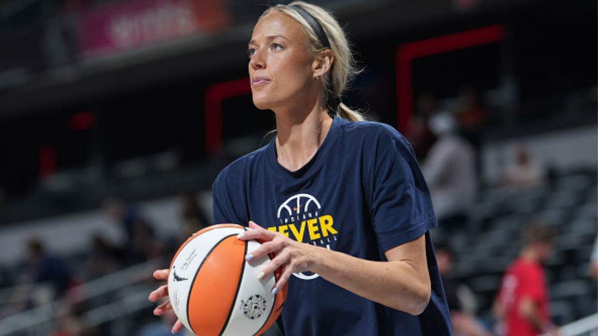Sophie Cunningham prepares for battle, warming up before Fever greets Mercury. (Photo by AJ Mast/NBAE via Getty Images)