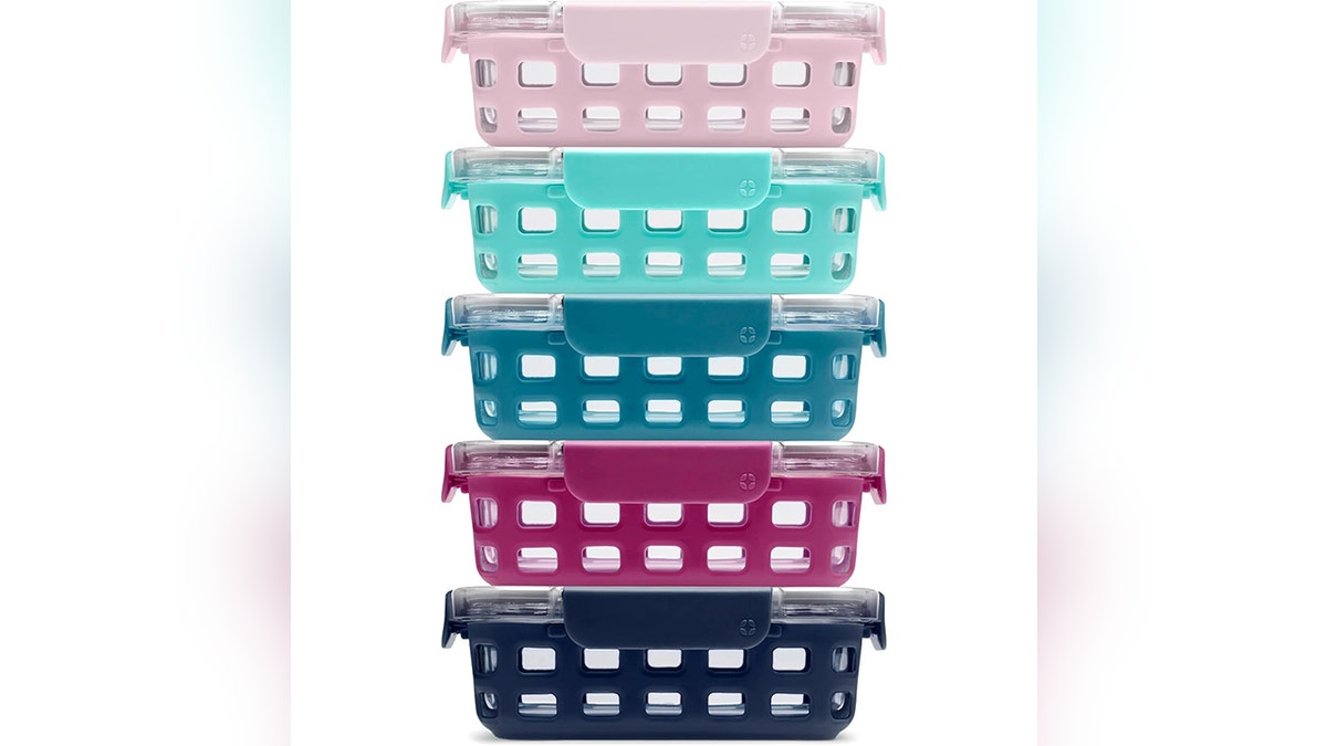 Organize your meals more easily with this five-pack of Ello glass storage containers.