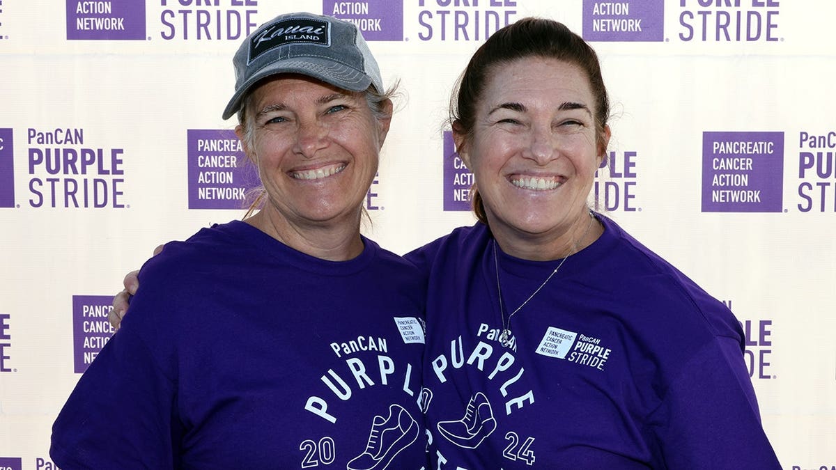 Sidney Greenbush and Lindsay Greenbush standing together at Santa Monica Pier event