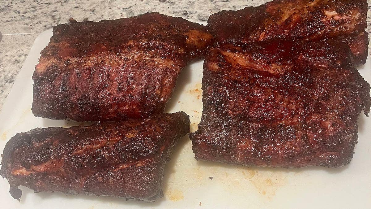 Screencaps reader Montana Tim sends in his hog ribs that