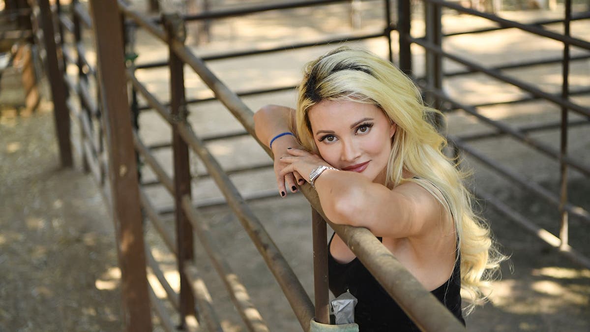 Holly Madison dentro del refugio de animales «The Las Vegas »