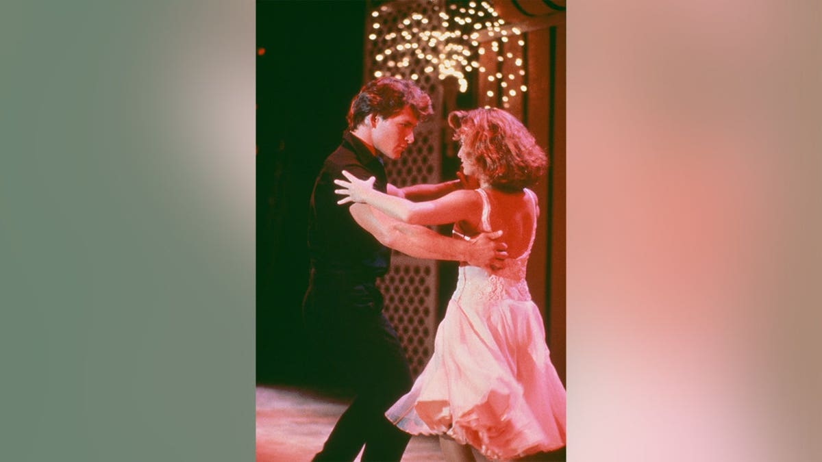Jennifer Grey and Patrick Swayze filming
