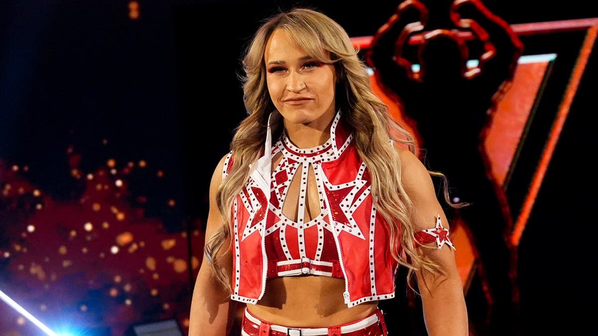 Η πρωταγωνίστρια του WWE Jordynne Grace μοιράζεται αυστηρή προειδοποίηση για τυχόν εισβολείς: «Έχω επτά σκυλιά και ένα όπλο»