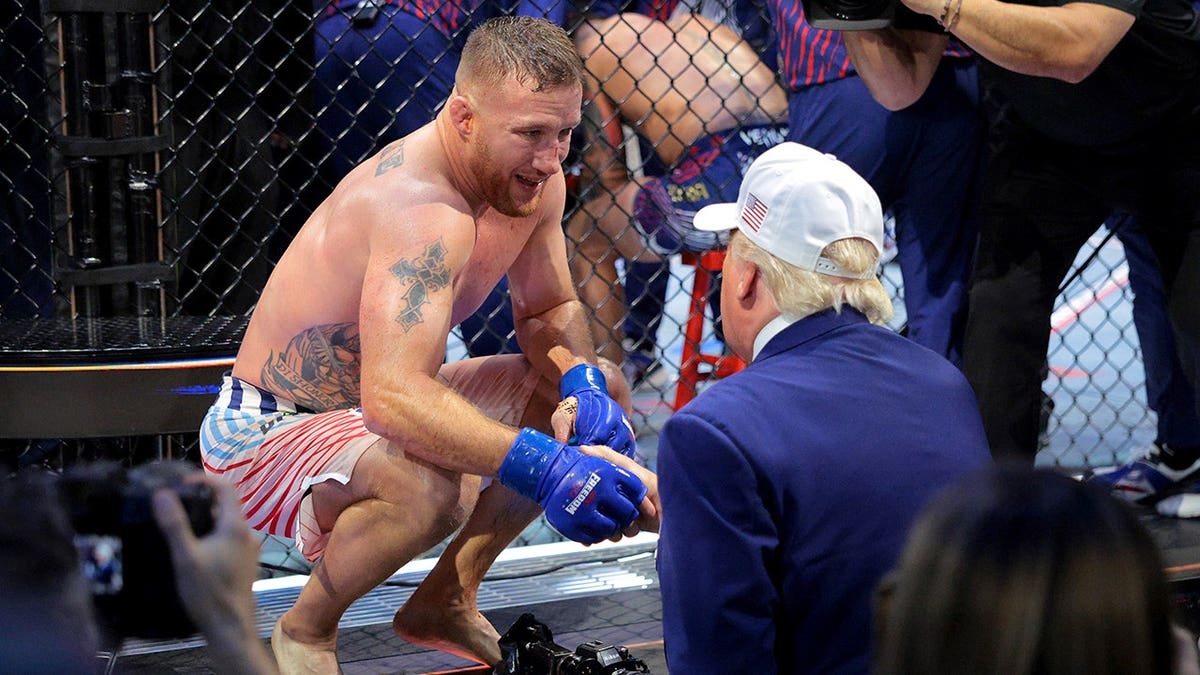 Justin Gaethje talks to President Donald Trump on the South Lawn of the White House