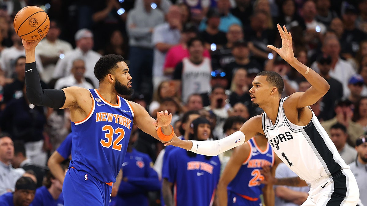 Anthony y Victor Wembanyama durante las NBA