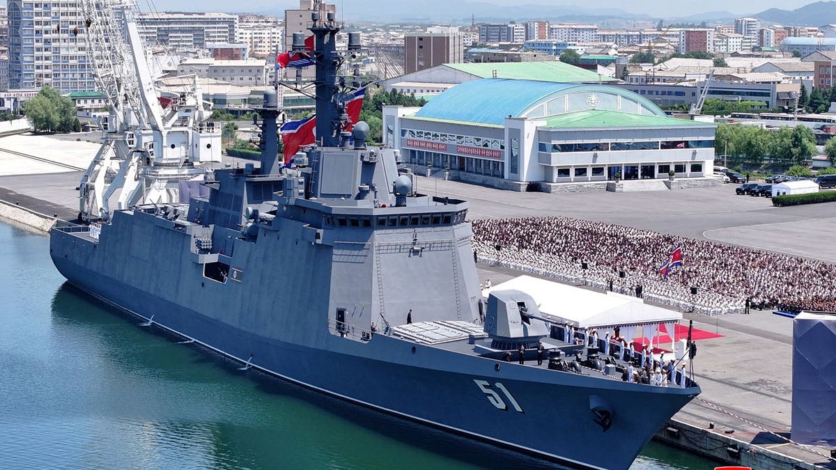 The new multipurpose destroyer Choe Hyon