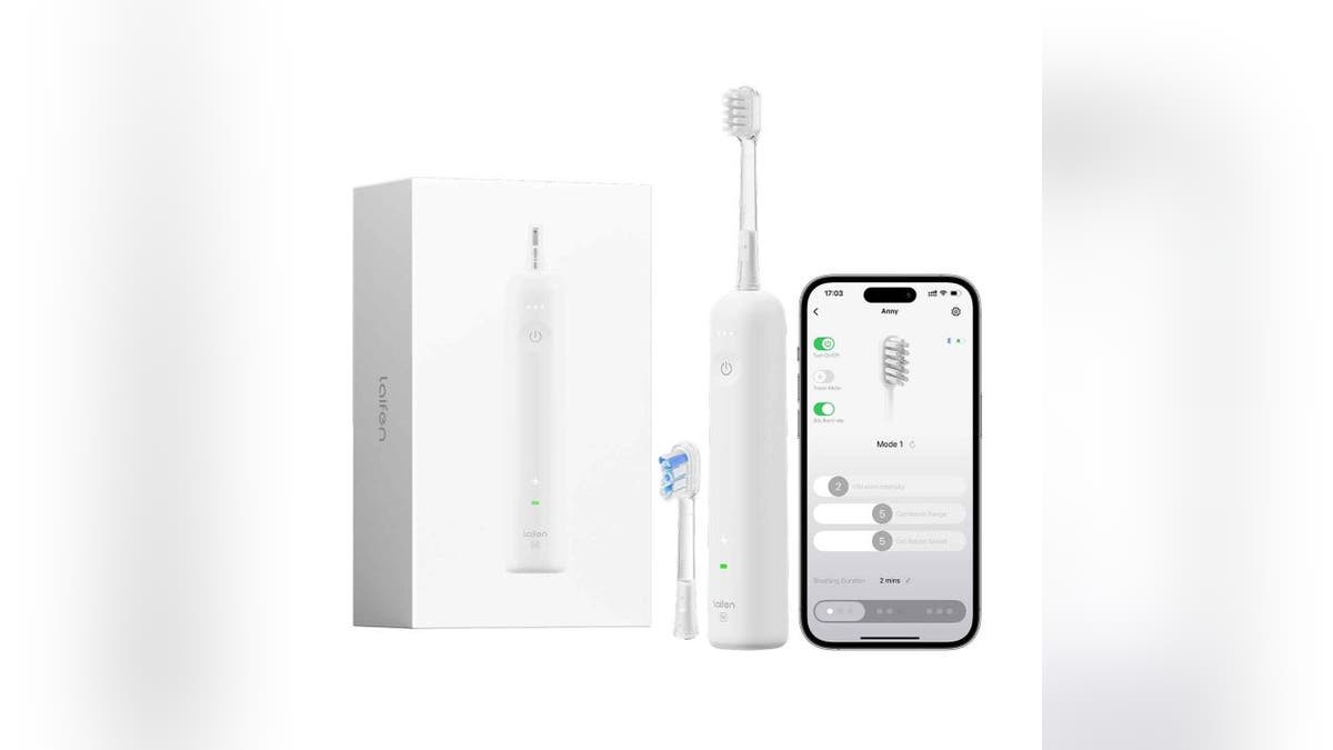 Choose from 1,000 brushing settings.