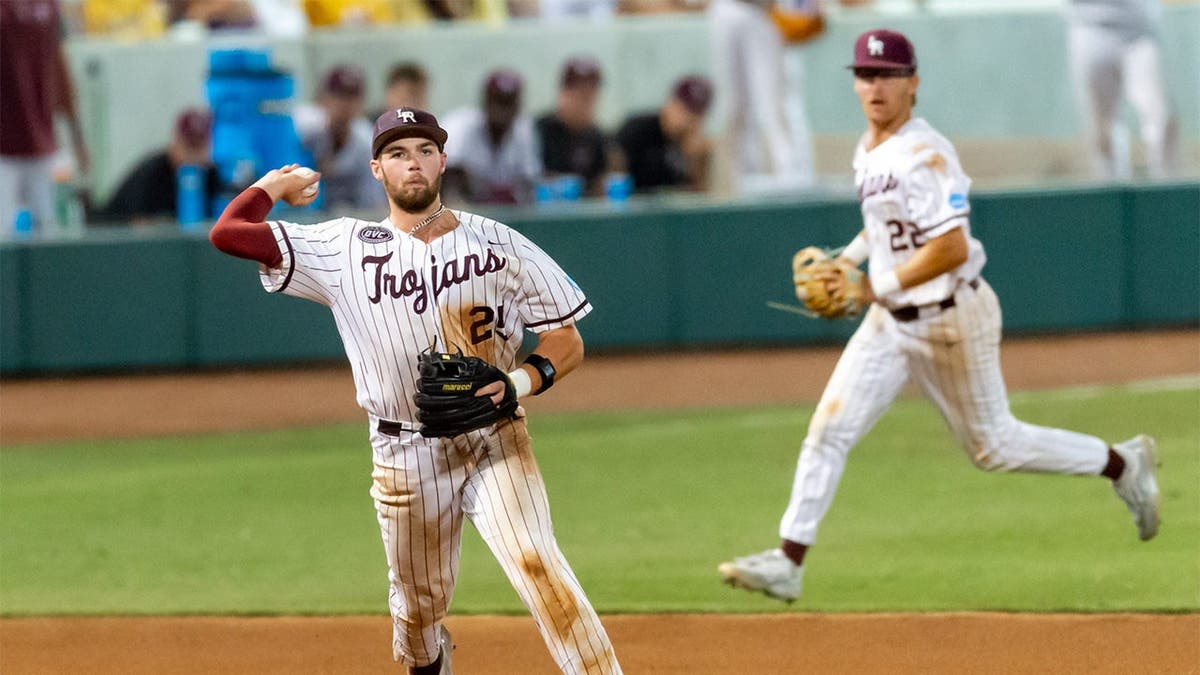 little rock baseball throwing
