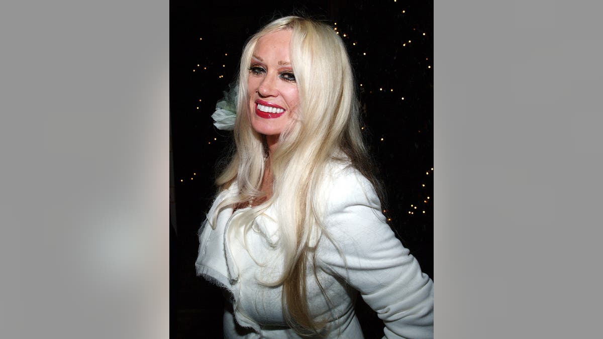 Mamie Van Doren posing at The Thalians 50th Anniversary Musical Extravaganza Gala in Los Angeles