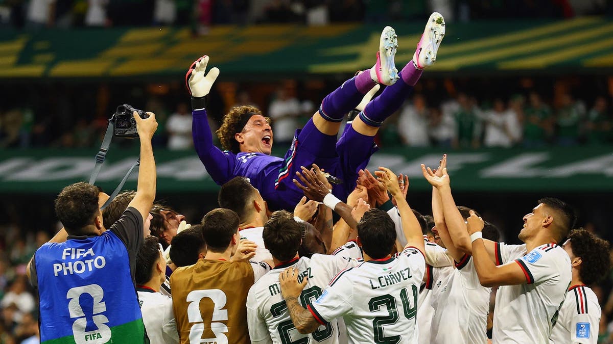 Mexico celebrates with Guillermo Ochoa