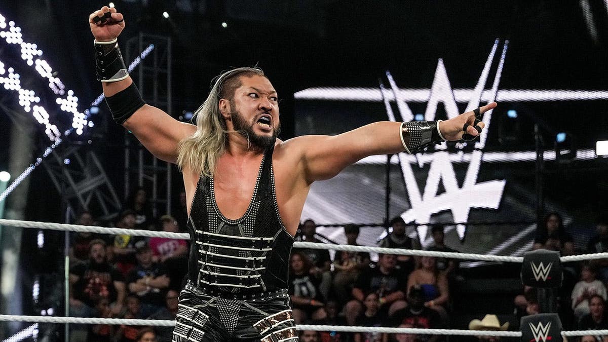 Naraku pripravený na akciu vo WWE Performance Center v Orlande na Floride