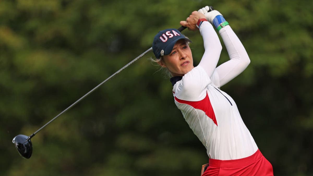 nelly korda hitting driver