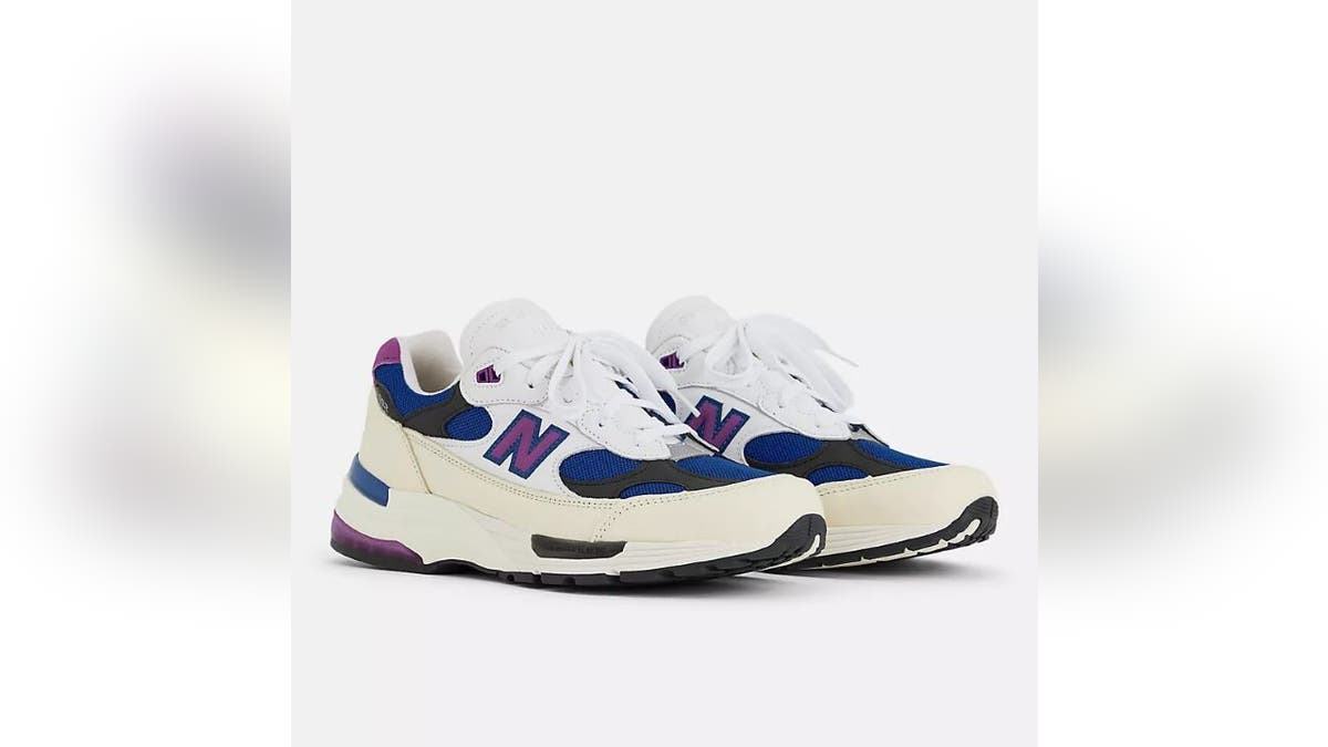 These New Balance sneakers have a retro look.