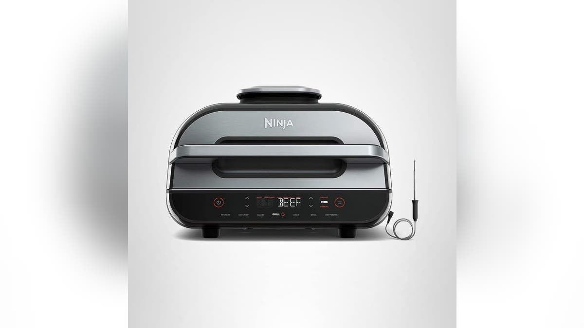 This grill fries and grills all in one.