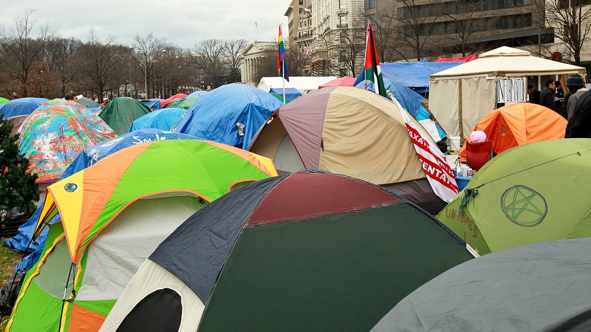 En 2011, se instalaron tiendas de campaña para crear una plaza de la libertad