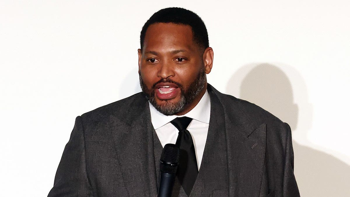 Robert Horry opinionated connected shape astatine nan Easterseals Disability Film Challenge event