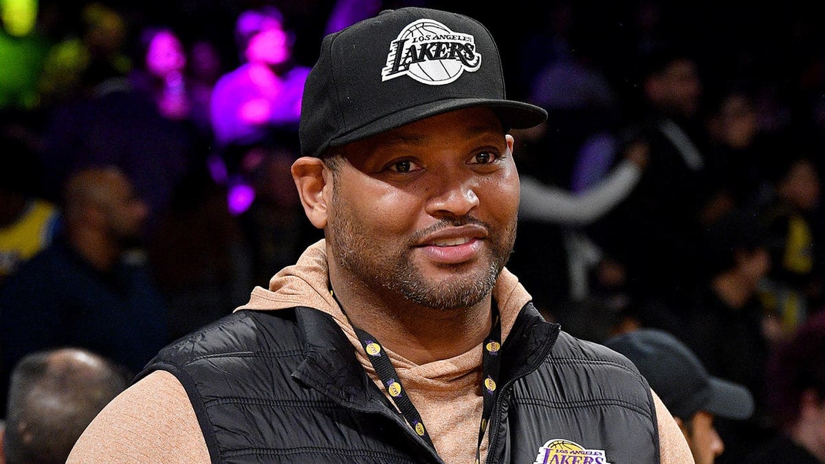 Robert Horry opinionated courtside astatine a hoops crippled astatine Crypto.com Arena successful Los Angeles