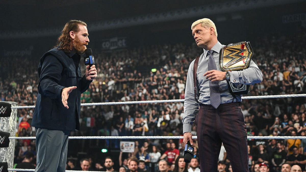 Sami Zayn and Undisputed WWE Champion Cody Rhodes speaking during SmackDown at Unipol Arena in Bologna