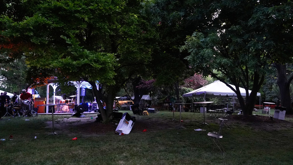 O Arboreto Agnes Reynolds Jackson é mostrado onde várias pessoas foram baleadas em um festival comunitário no sábado, 6 de junho de 2026, em Toledo, Ohio.