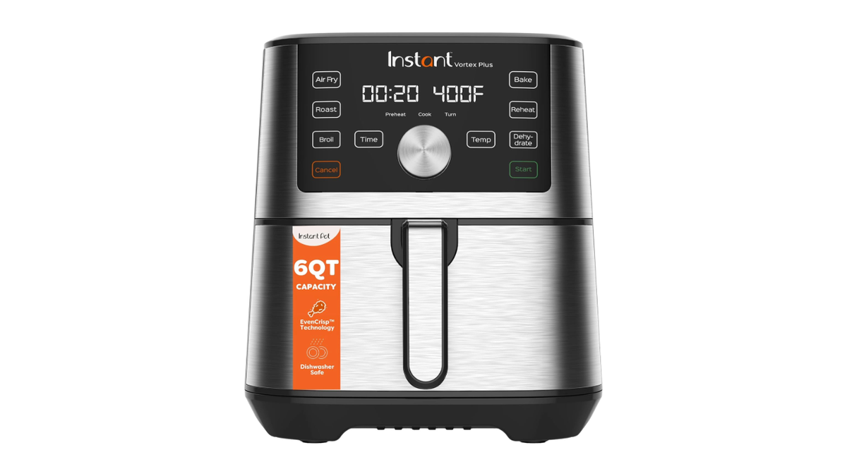 The digital screen makes this fryer easy to use.