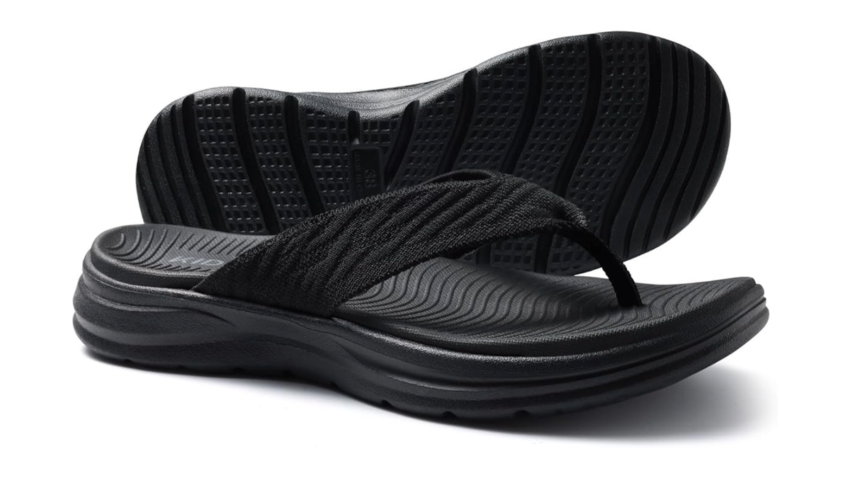 The soft, cushioned midsole helps relieve foot pressure.