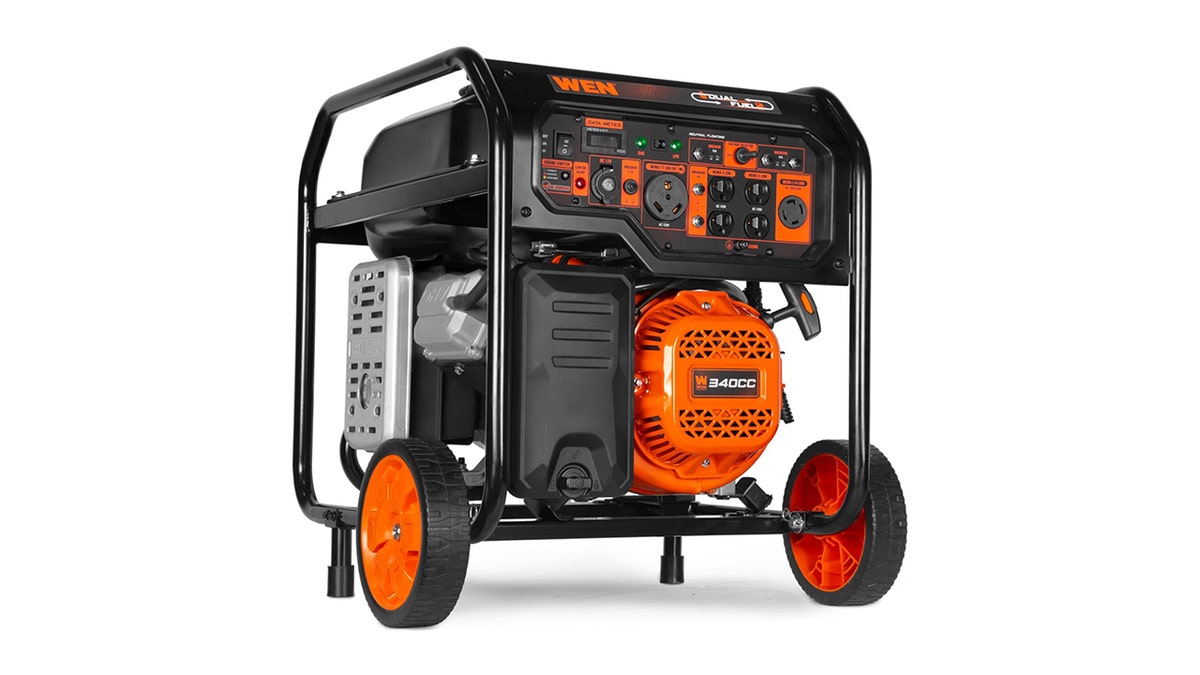 This generator automatically shuts off when it detects CO.