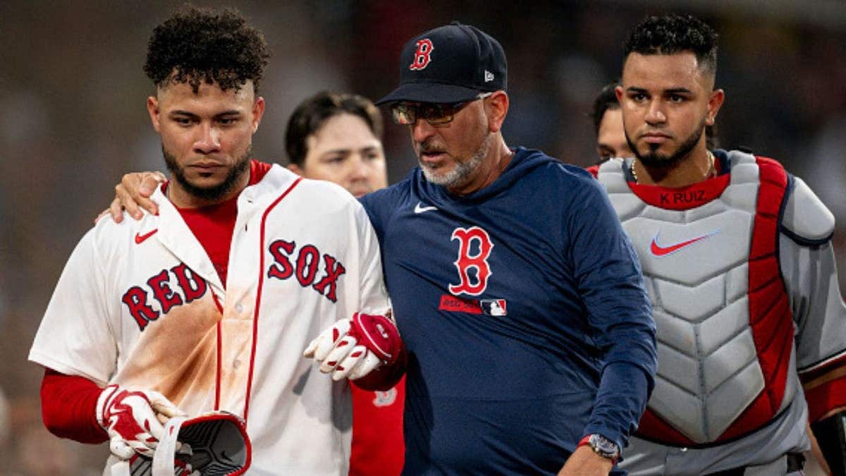 Willson Contreras at the center of benches-clearing scuffle, throws helmet at Nationals pitcher Willson Contreras at the center of benches-clearing scuffle, throws helmet at Nationals pitcher