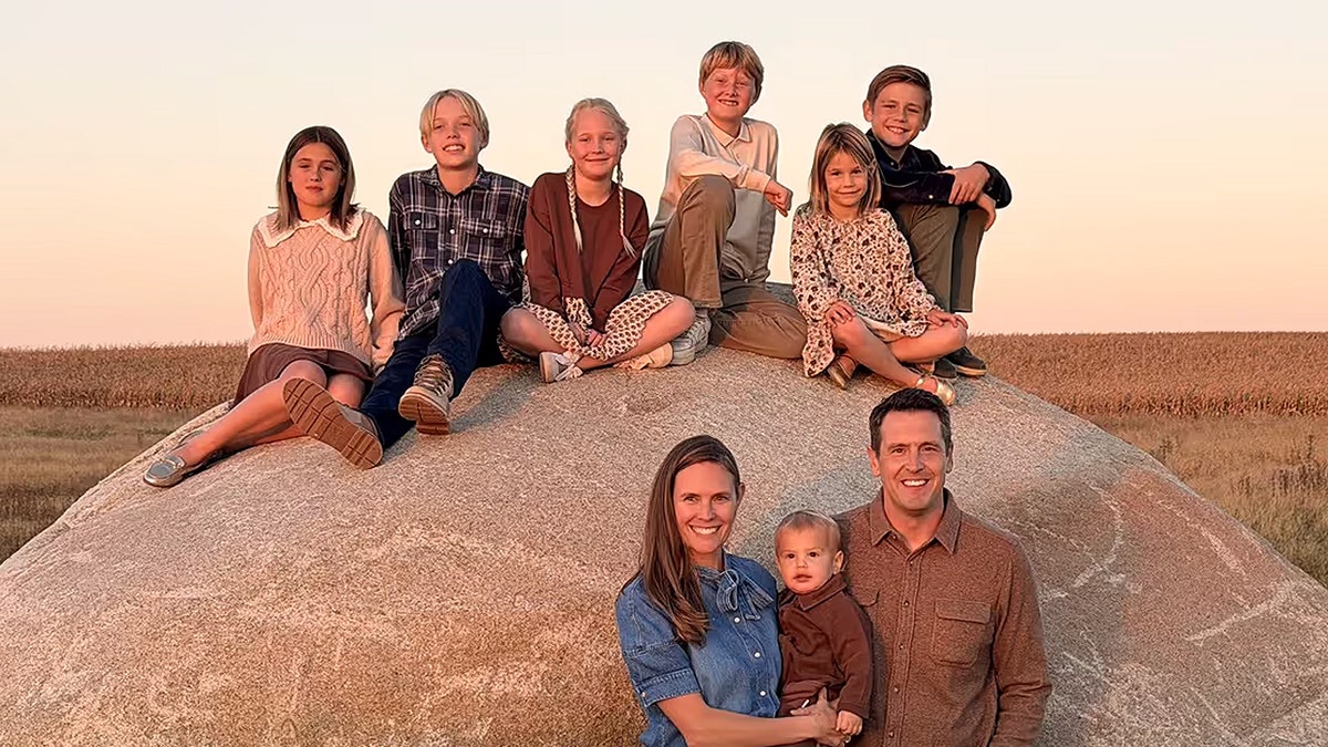 GOP candidate for Iowa Governor Zach Lahn and his family