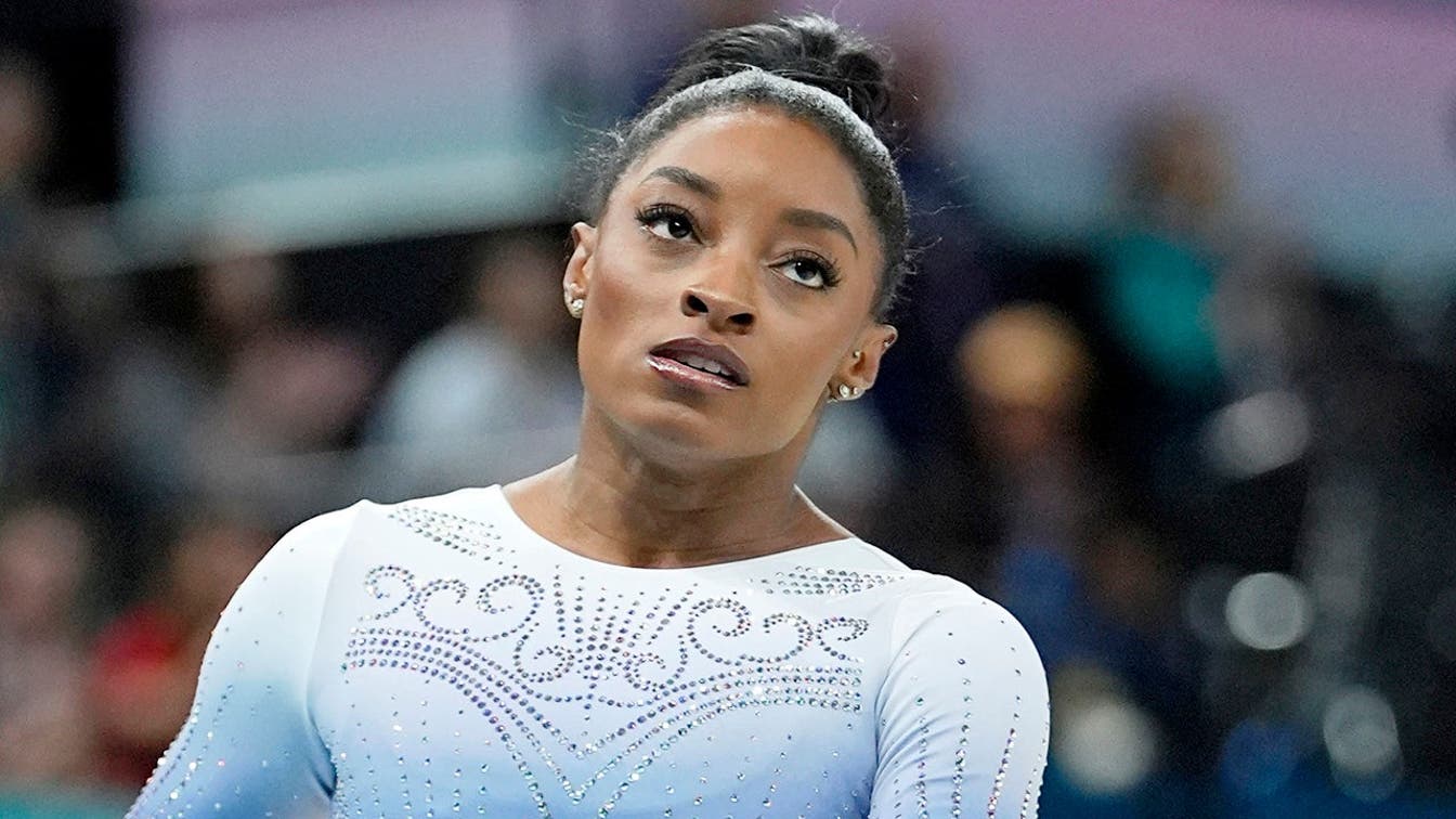 Η Simone Biles αντεπιτίθεται στους χρήστες του Instagram που χλεύασαν την παρ’ ολίγον θάνατο της εμπειρίας της, αποκαλύπτει επείγουσα ιατρική περίθαλψη