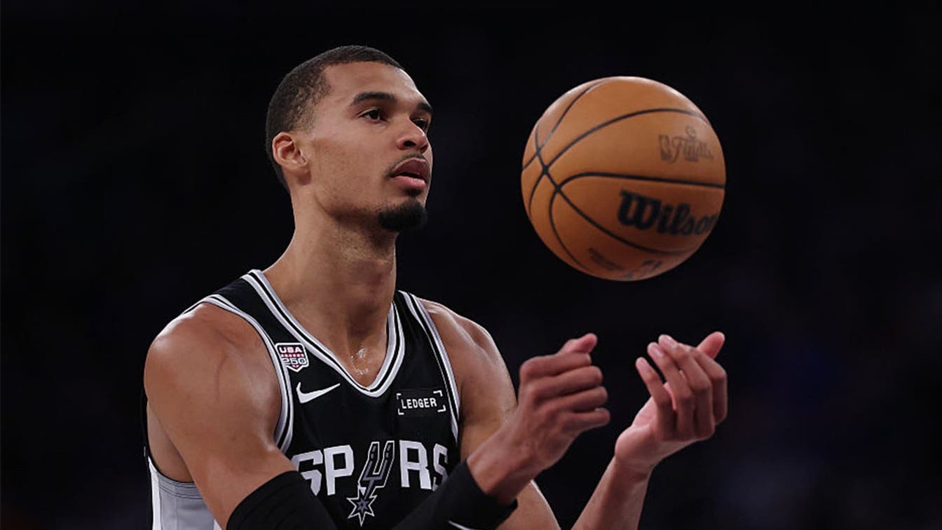 Ο Victor Wembanyama ισχυρίζεται με τόλμη ότι οι Spurs κυριάρχησαν στους Knicks μετά την ήττα σε τελικούς NBA σε πέντε αγώνες