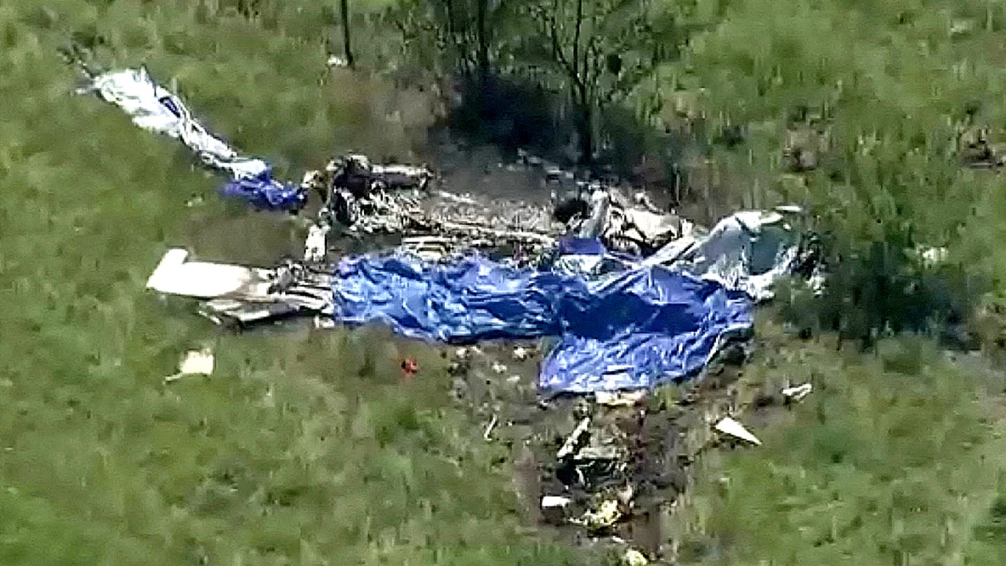 11 skydivers, one pilot killed in Missouri plane crash near airport