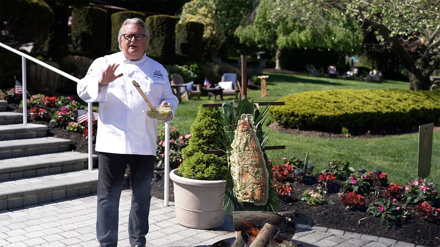 Το “American Kitchen” σερβίρει το απόλυτο μενού μπάρμπεκιου στην πίσω αυλή με μπριζόλες, παϊδάκια, θαλασσινά και πολλά άλλα