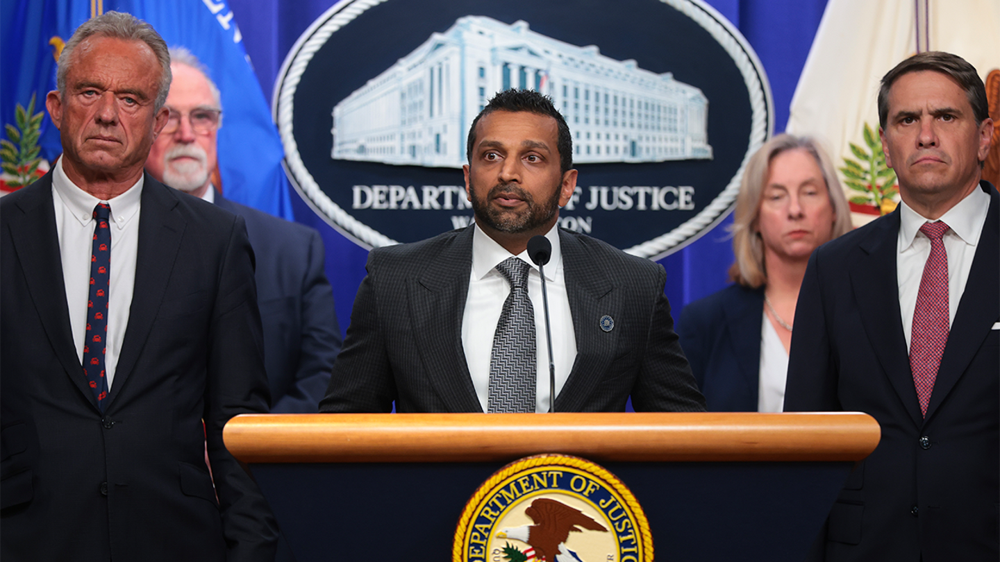 FBI adds 2 fugitives to 'Most Wanted Fraudsters' list amid historic $6.5B healthcare takedown: Patel