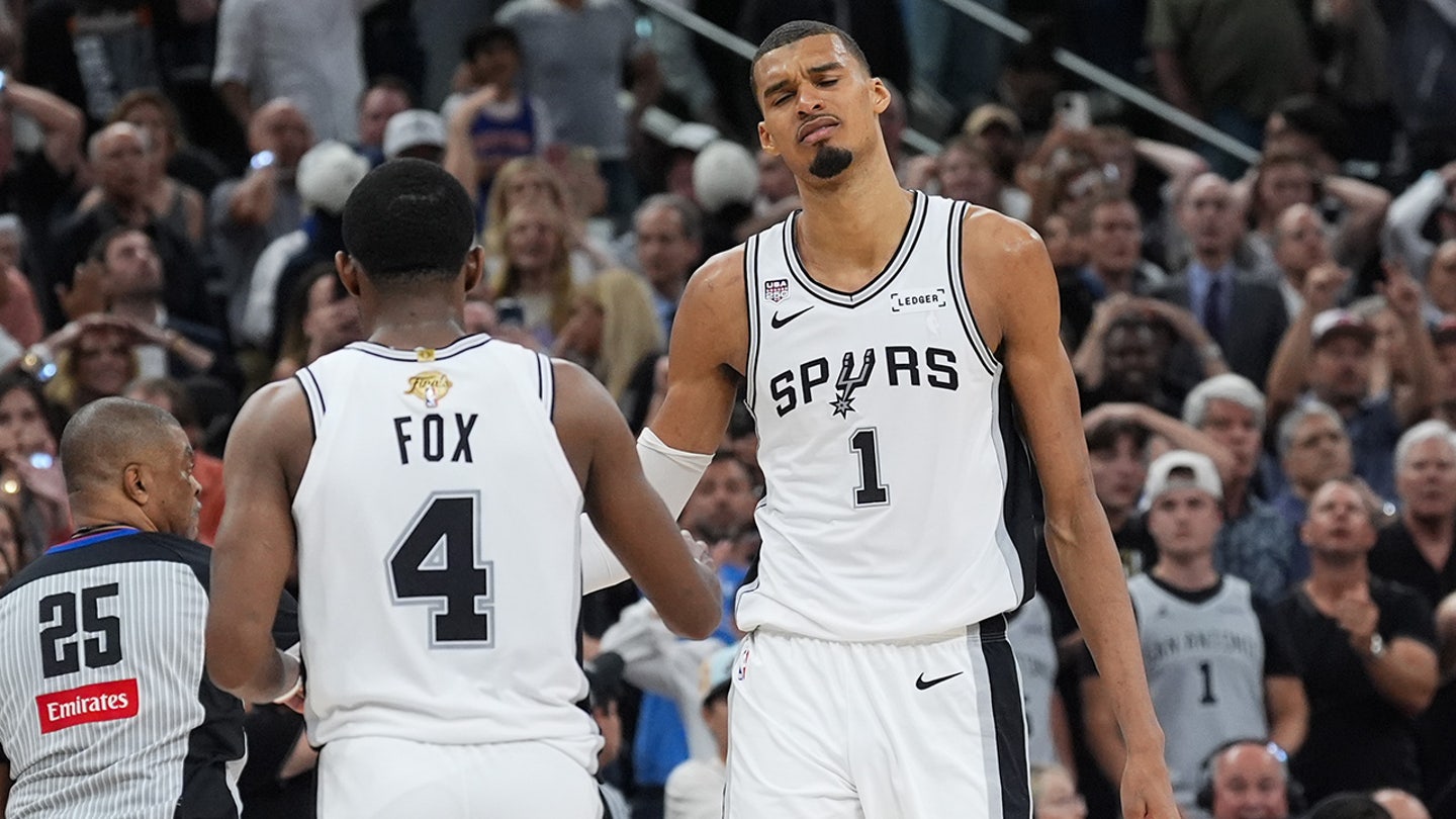 Los Knicks sobreviven para tomar ventaja de 2-0 en las Finales de la NBA después de que el tiro decisivo de Jalen Brunson hundiera a los Spurs